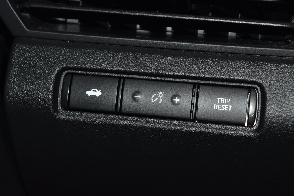 Certified 2025 Nissan Altima 2.5 SR AWD/4WD image 15