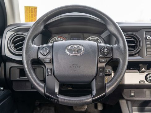 Used 2018 Toyota Tacoma SR image 14