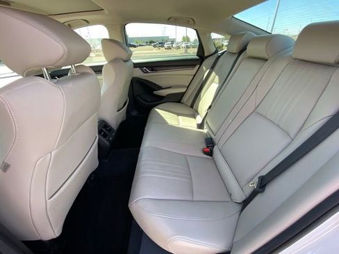 Used 2021 Honda Accord Touring image 11
