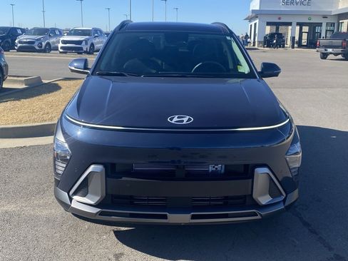 Used 2025 Hyundai Kona Limited image 2