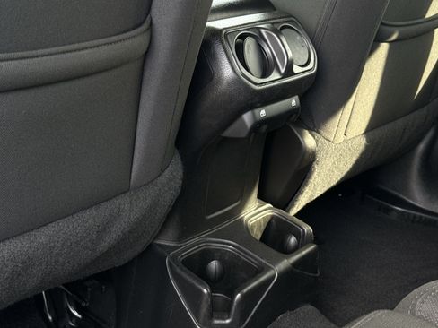 Used 2019 Jeep Wrangler Unlimited Sport S AWD/4WD image 24