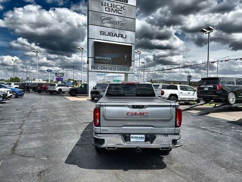 Used 2023 GMC Sierra 1500 SLT w/ SLT Premium Plus Package AWD/4WD image 4