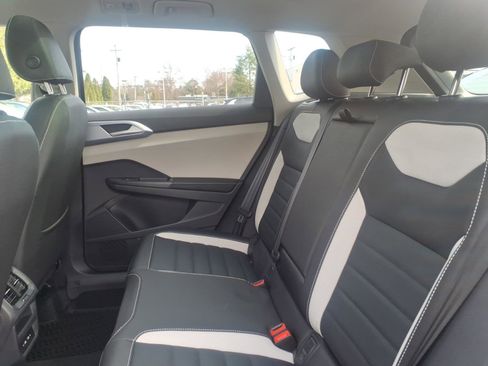 New 2026 Volkswagen Taos SEL AWD/4WD image 9
