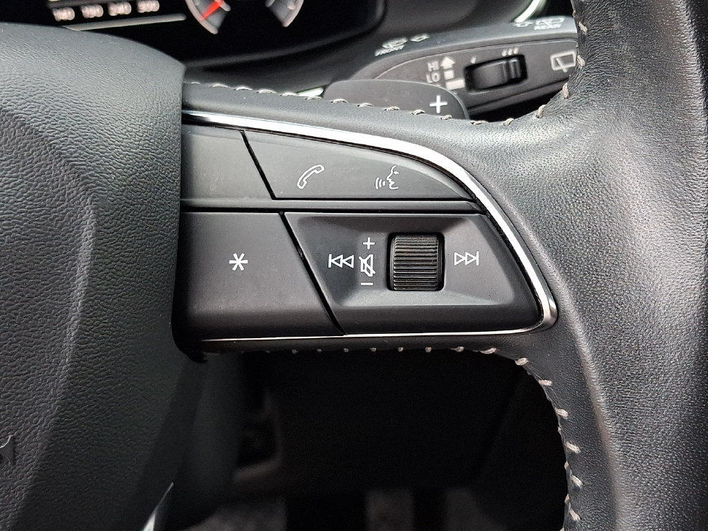 Used 2019 Audi Q8 Premium Plus w/ Premium Plus AWD/4WD image 24