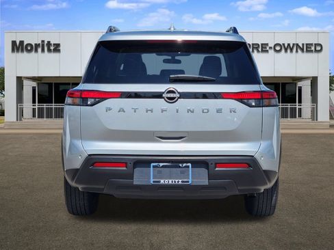 Used 2025 Nissan Pathfinder SV FWD image 6