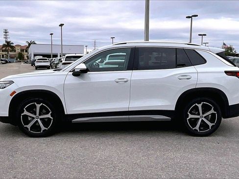 New 2026 Volkswagen Tiguan SE image 8