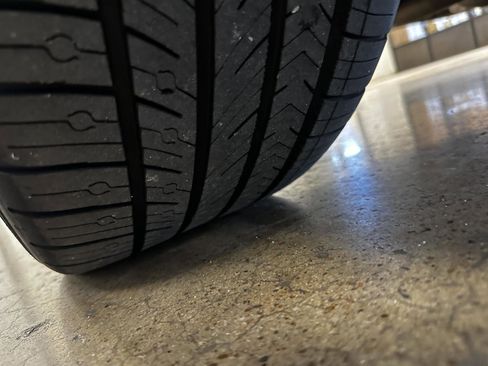 Used 2011 Mercedes-Benz E 350 4MATIC Sedan image 27