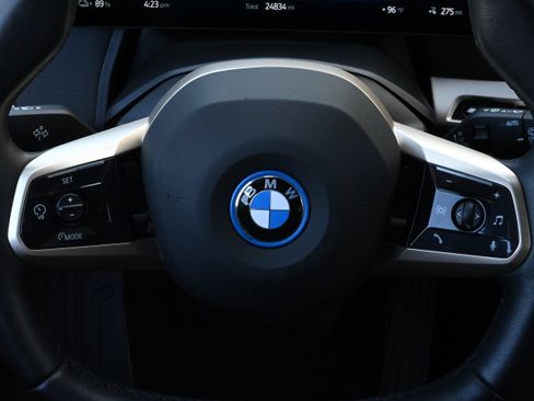 Certified 2025 BMW iX xDrive50 w/ Premium Package AWD/4WD image 30