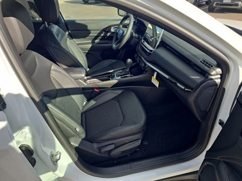 New 2026 Jeep Compass Latitude image 33