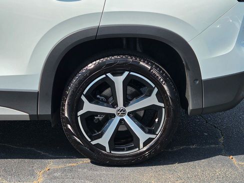 Certified 2026 Volkswagen Tiguan SE AWD/4WD image 13