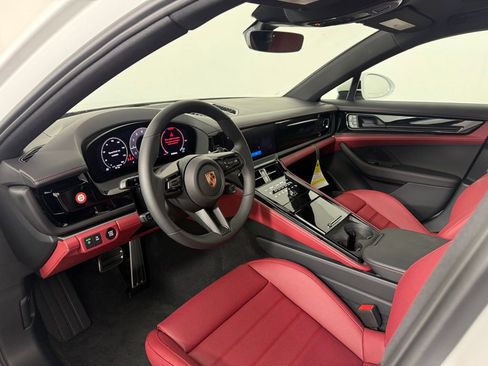 New 2025 Porsche Panamera RWD image 4