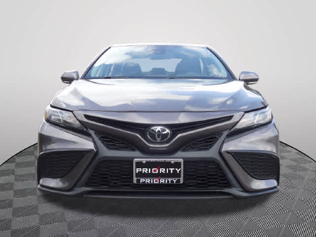 Used 2023 Toyota Camry SE w/ Cold Weather Package FWD image 5