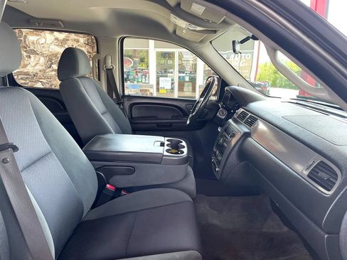 Used 2009 Chevrolet Avalanche LS AWD/4WD image 12