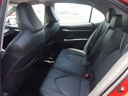 Used 2023 Toyota Camry SE FWD image 12