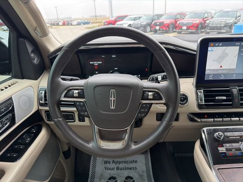 Used 2019 Lincoln Navigator L Reserve image 11