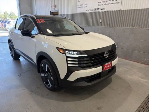 Certified 2025 Nissan Kicks SR w/ SR Premium Package AWD/4WD image 1