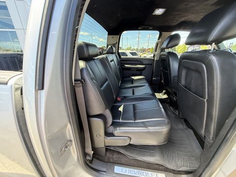 Used 2014 Chevrolet Silverado 2500 LT w/ Z71 Appearance Package AWD/4WD image 14