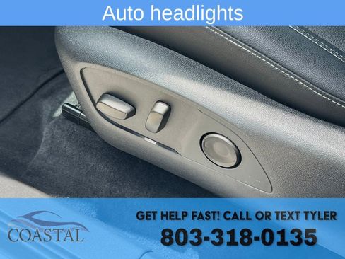 Used 2025 Chevrolet Traverse LT FWD image 8