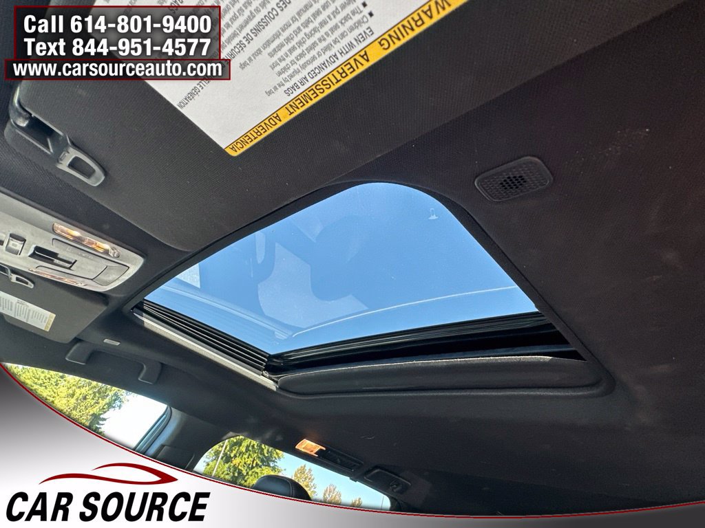 Used 2025 Toyota Sienna XSE w/ XSE Premium Package FWD image 19