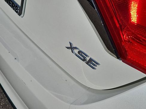 Used 2015 Toyota Camry XSE image 6