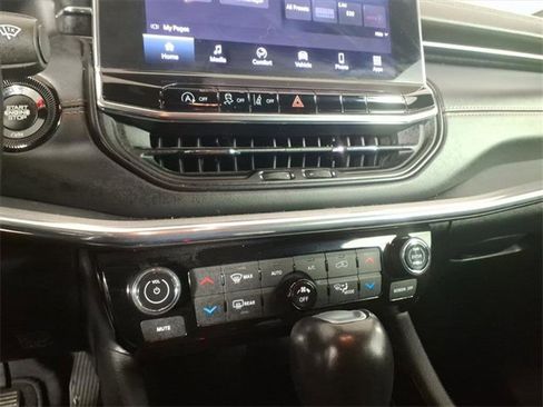 Used 2022 Jeep Compass Limited image 21