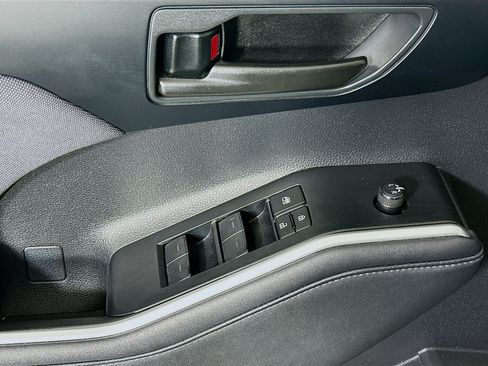 Used 2023 Toyota Highlander L FWD image 14