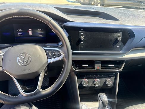 Used 2022 Volkswagen Taos SE image 17