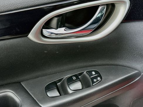 Used 2019 Nissan Sentra SV FWD image 15