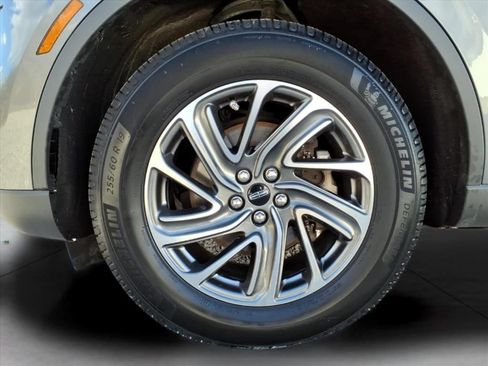 Used 2023 Lincoln Aviator AWD image 11