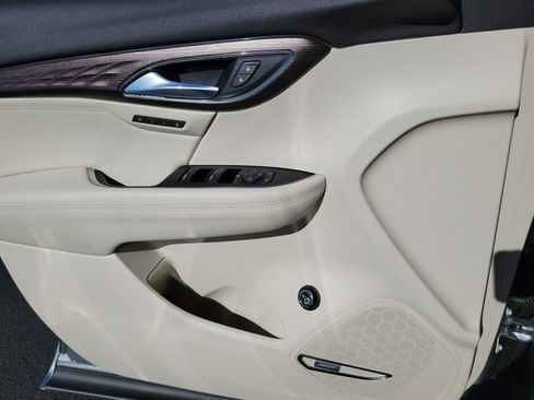 Used 2023 Buick Envision Avenir image 28