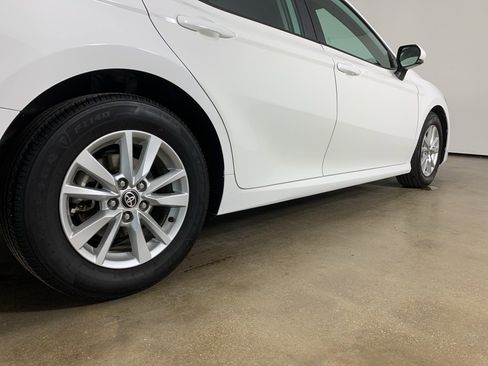 Used 2025 Toyota Camry LE image 9