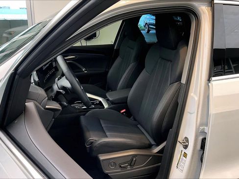 Used 2025 Audi Q5 Premium Plus image 8