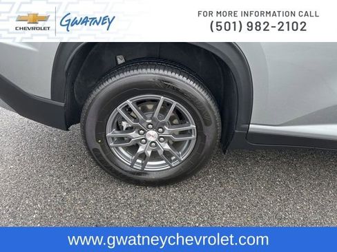 Used 2025 GMC Acadia Elevation image 11