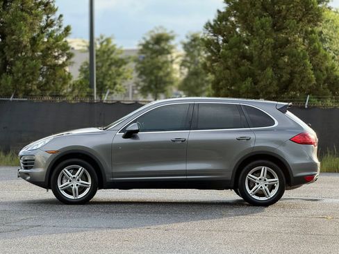 Used 2014 Porsche Cayenne Platinum Edition AWD/4WD image 8