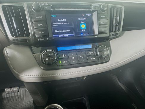 Used 2014 Toyota RAV4 XLE AWD/4WD image 22