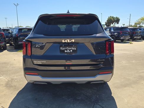 New 2026 Kia Sorento LX FWD image 7