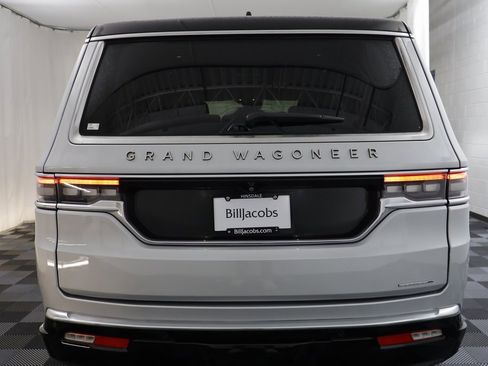 Used 2024 Jeep Grand Wagoneer L Series III image 19