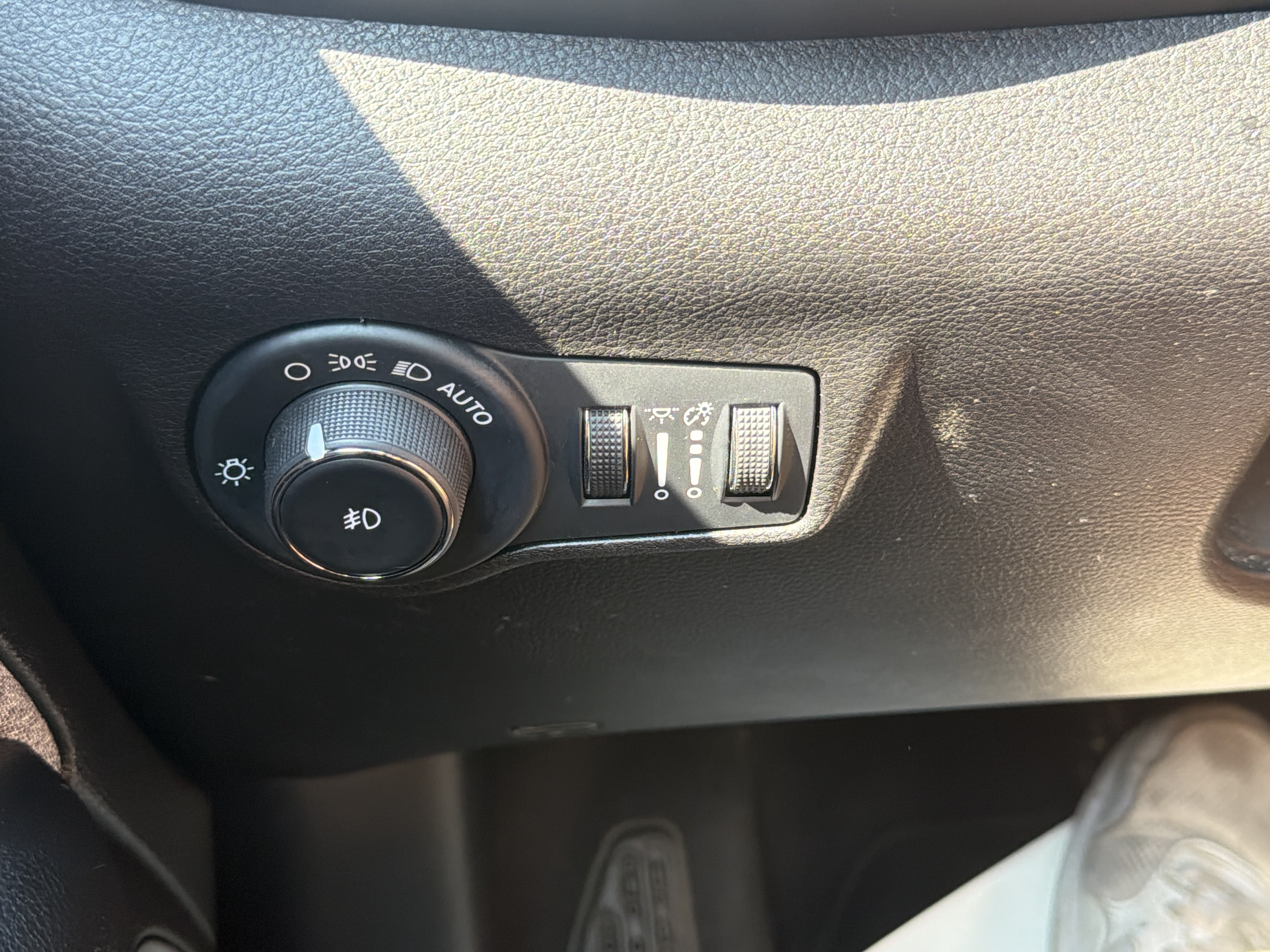 Used 2024 Jeep Compass Latitude AWD/4WD image 27