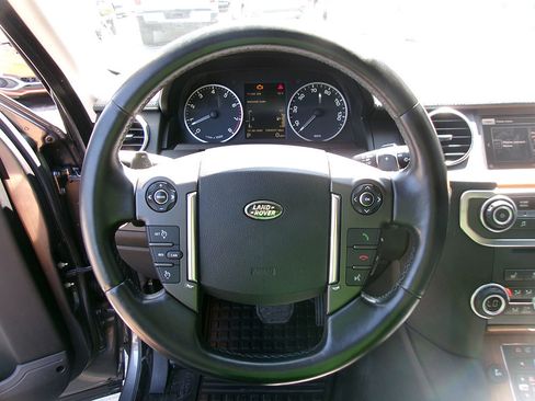 Used 2016 Land Rover LR4 HSE image 19