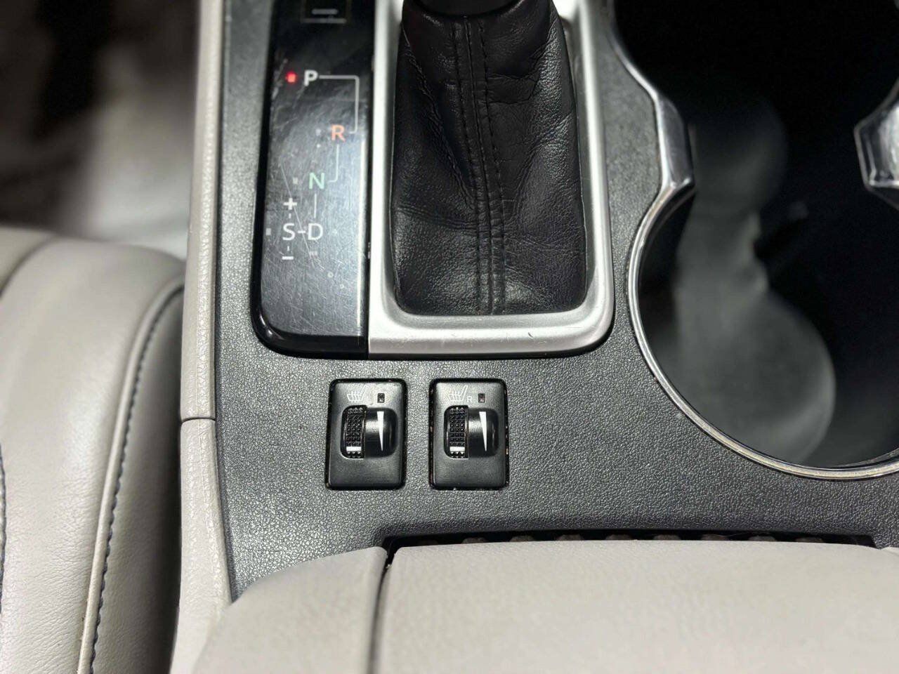 Used 2014 Toyota Highlander XLE AWD/4WD image 29
