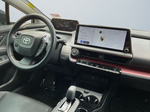 Used 2025 Toyota Prius Plug-In Hybrid FWD image 14