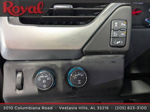 Used 2018 Chevrolet Suburban LT AWD/4WD image 23