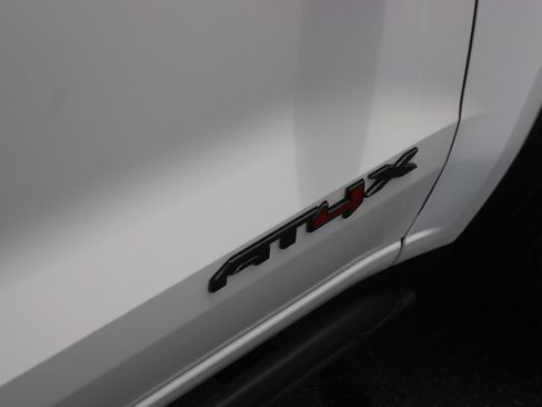 Used 2024 GMC Canyon AT4X AWD/4WD image 13