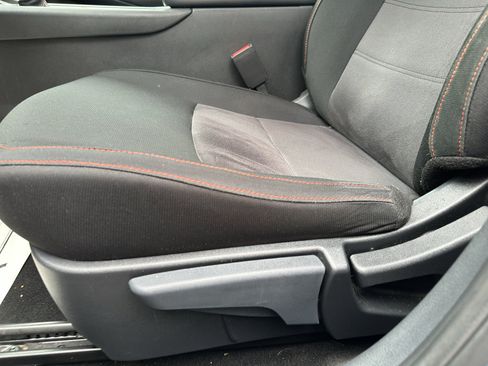 Used 2025 Nissan Sentra SR FWD image 11