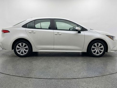 Used 2025 Toyota Corolla LE image 11