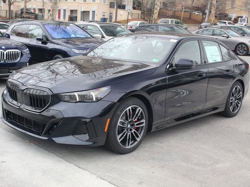 New 2026 BMW 530i xDrive w/ M Sport Package AWD/4WD image 4