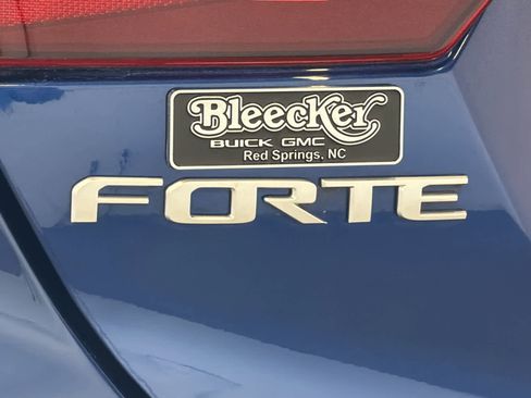 Used 2023 Kia Forte LXS FWD image 9