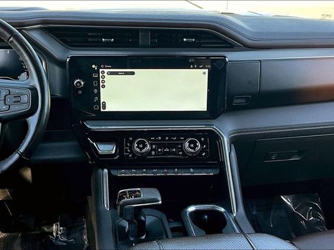 Used 2025 GMC Sierra 1500 Denali AWD/4WD image 6