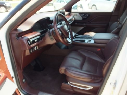 Used 2020 Lincoln Aviator Black Label Grand Touring w/ Class IV Trailer Tow Package image 8