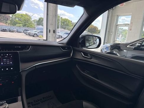 Used 2023 Jeep Grand Cherokee L Altitude AWD/4WD image 35